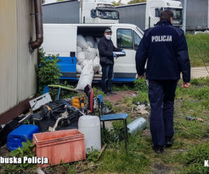 Ponad tona nielegalnego tytoniu pod Zieloną Górą! Trzy osoby zatrzymane