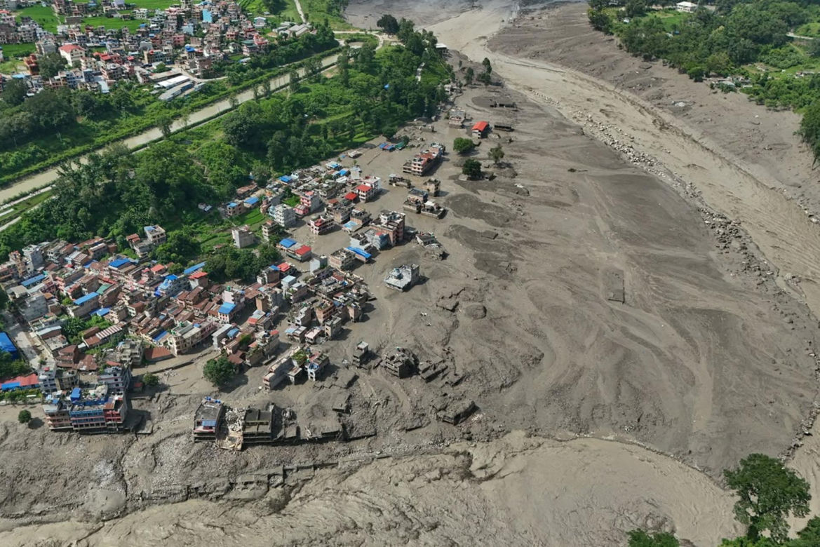 Horror w Nepalu. Odnaleziono zwłoki 270 osób. 1300 zaginionych!