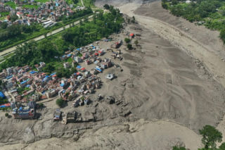 Horror w Nepalu. Odnaleziono zwłoki 270 osób. 1300 zaginionych!