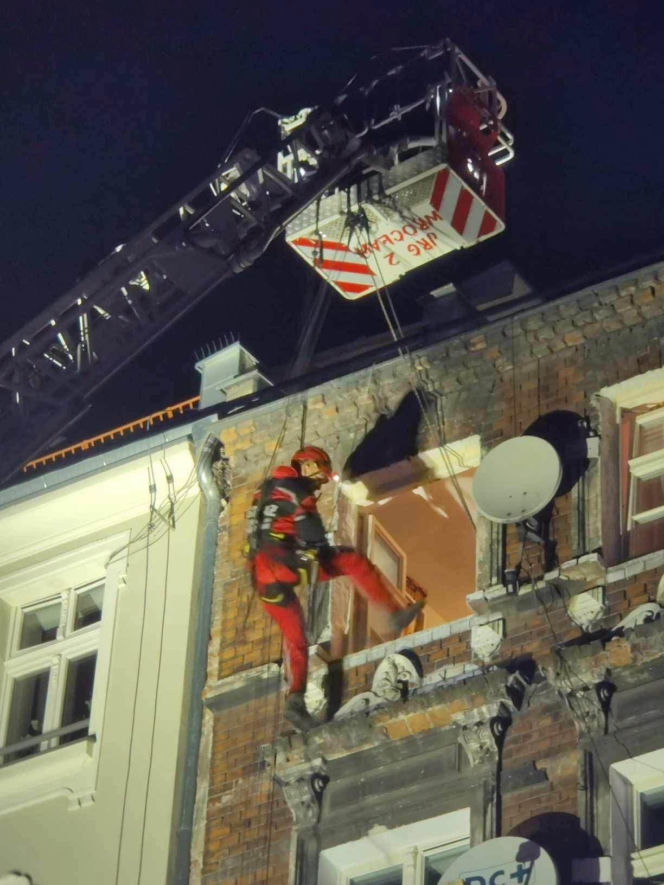 Dramatyczna akcja we Wrocławiu! Ewakuowali pacjentkę przez okno z 4. piętra