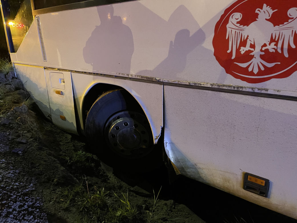 Pędził autobusem po ścieżce rowerowej. Pasażerka przeżyła chwile grozy!