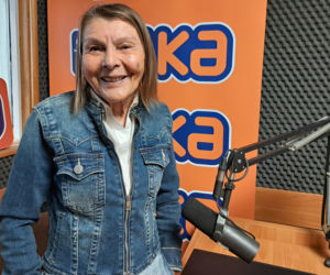 Ma 83 lata i nadal lubi się bawić: Barbara Prymakowska zachęca dzieci do uprawiania sportu