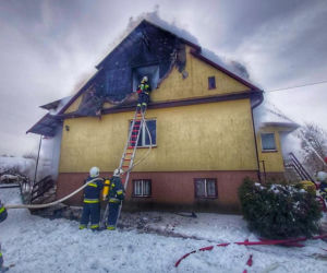 Pożar w Hajnówce. Matka z synem w jednej chwili stracili wszystko [ZDJĘCIA]
