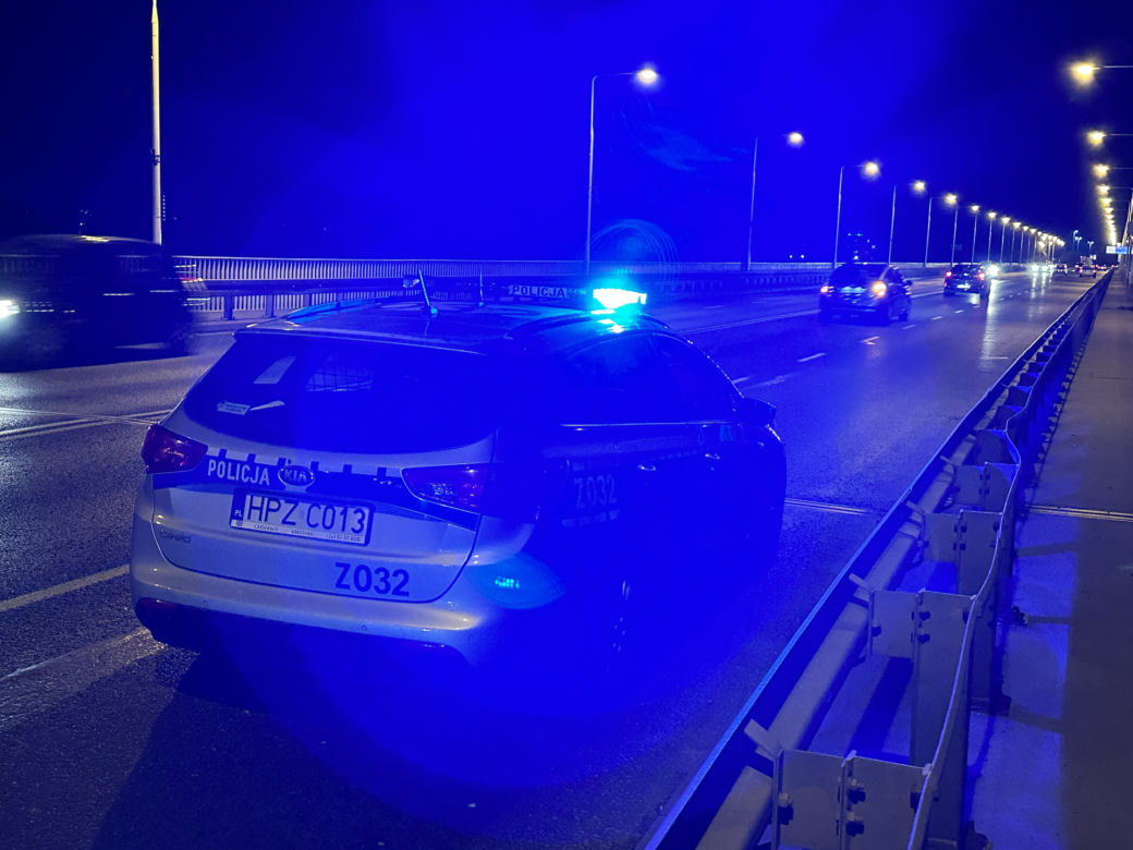 Runął z mostu prosto na beton. Nie żyje. Tragedia na Moście Gdańskim