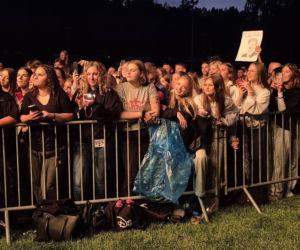 Tłumy na Festiwalu Pod Zaporą w Brodach! Oskar Cyms i „Złoty Gumiak” skradli serca publiczności