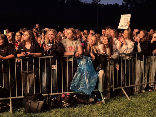 Tłumy na Festiwalu Pod Zaporą w Brodach! Oskar Cyms i „Złoty Gumiak” skradli serca publiczności