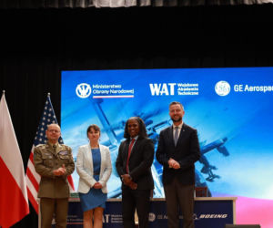 Umowa WAT z Boeing ws. Apache. Nowe centrum szkoleniowe i laboratorium w WAT