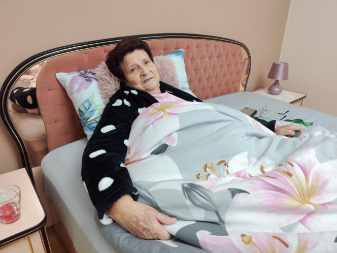 Dramat pod Krakowem. Seniorka czołgała się po jezdni, minęło ją kilkanaście samochodów