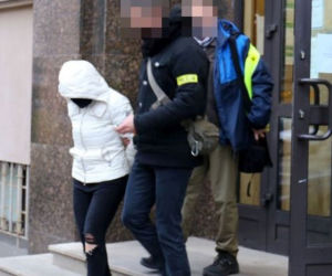Zmuszali je do SEKSU. Na czele gangu stała kobieta! GIGANTYCZNA AKCJA policji [ZDJĘCIA]