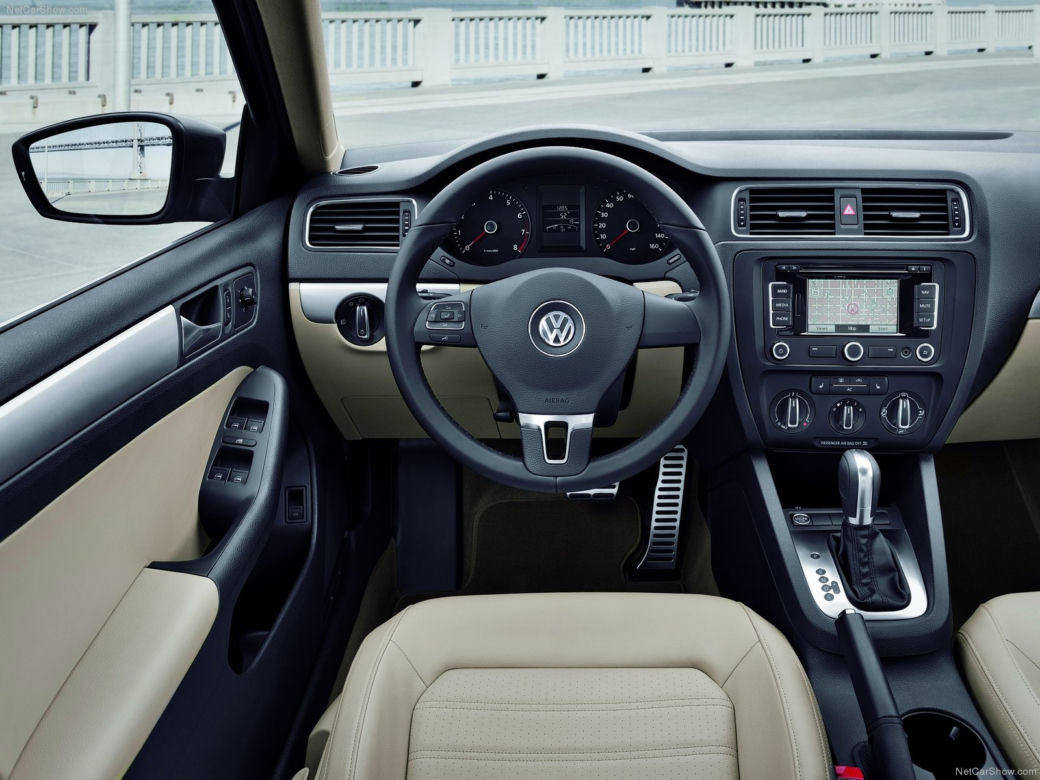 Volkswagen Jetta Trendline sedan, model 2011