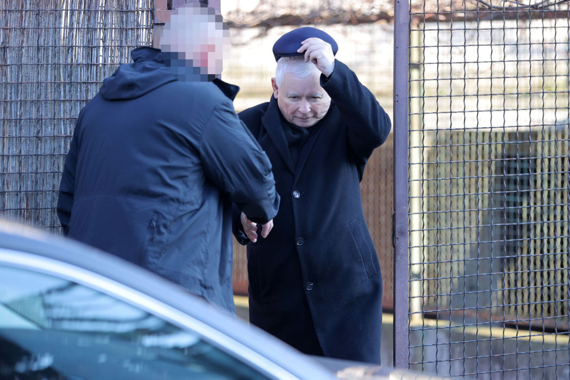 Kaczyński być może nie zauważył zagrożenie nad balkonem