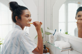 Czy higiena jamy ustnej ma wpływ na schizofrenię? Przełomowe badanie odkrywa zaskakujące powiązania