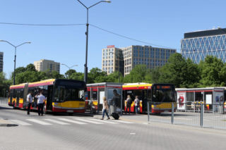 Dwie dodatkowe linie autobusowe ruszą po Warszawie. Gdzie zabiorą pasażerów?