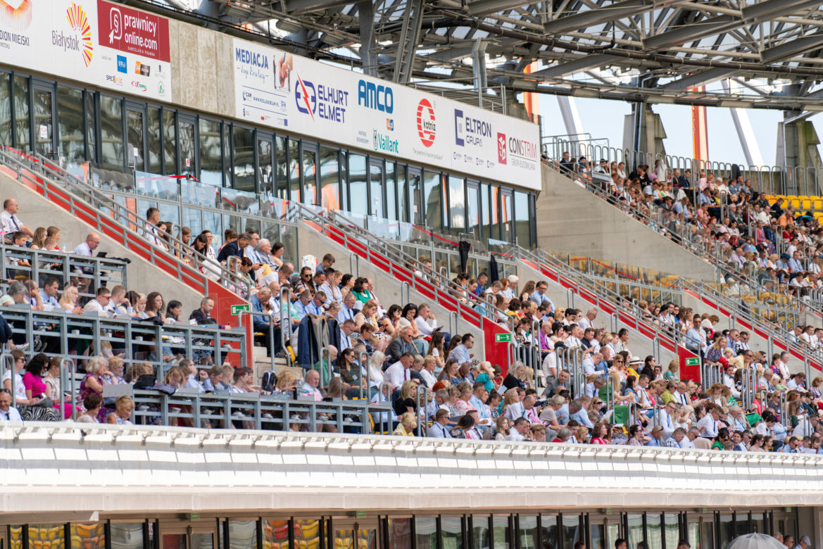 Białystok. Kongres Świadków Jehowy zgromadził tłumy na Stadionie Miejskim