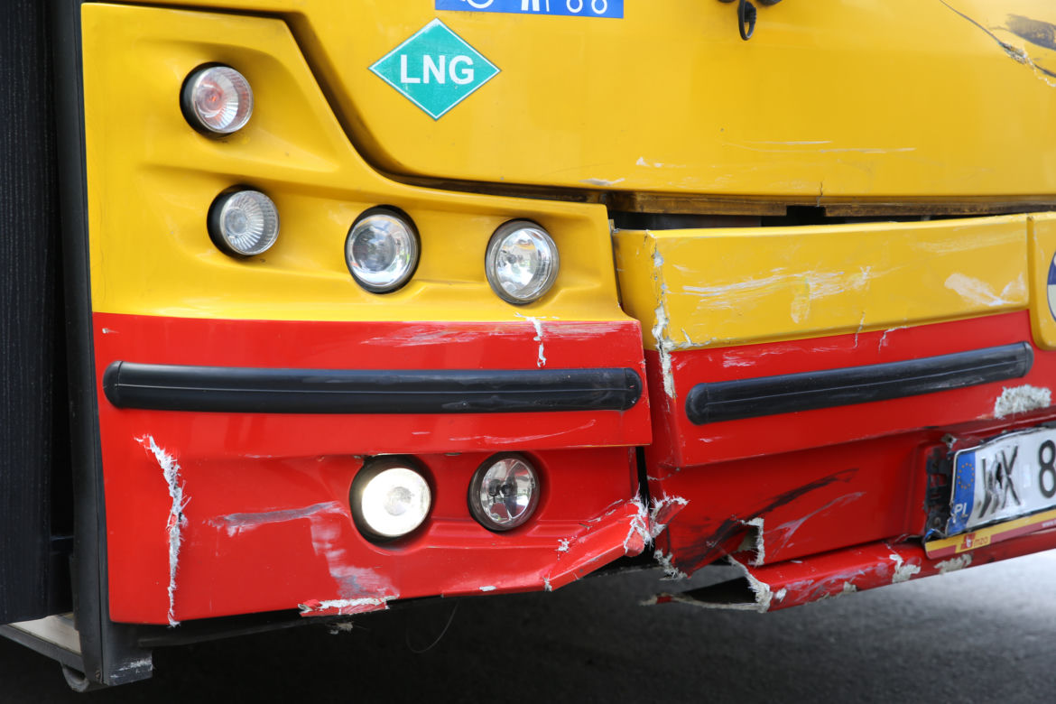 Wypadek autobusu linii 111 na Gocławiu
