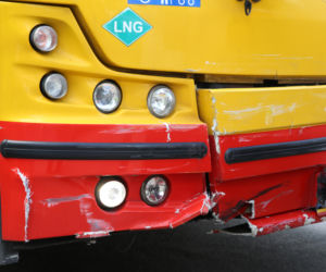 Wypadek autobusu linii 111 na Gocławiu