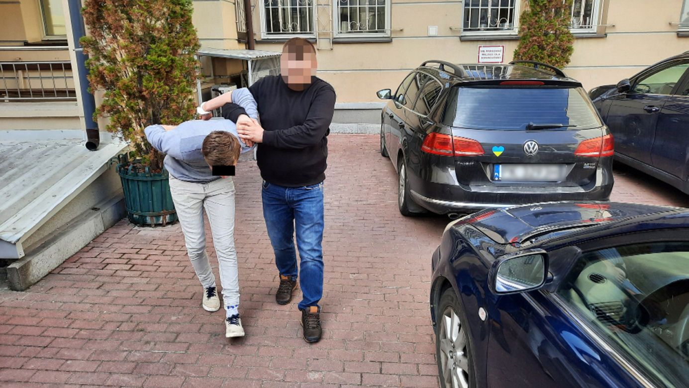 Horror w taksówce. Chwycił kierowcę za włosy i przystawił mu nóż do gardła