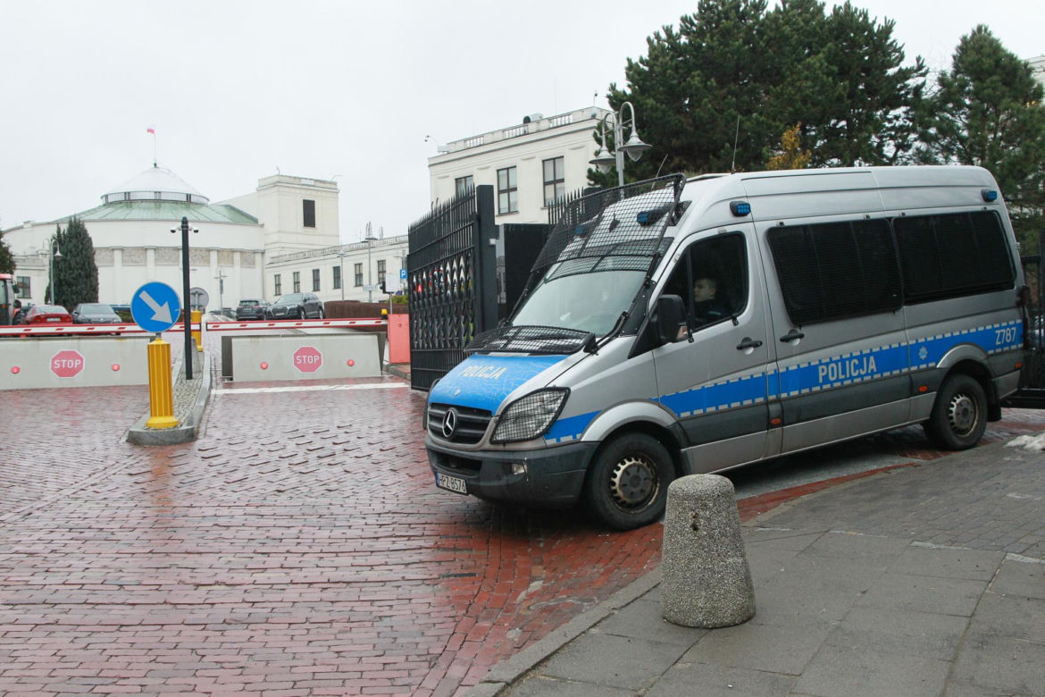 Sejm obstawiony jak twierdza! Tak szykowali się na przyjście Kamińskiego i Wąsika 