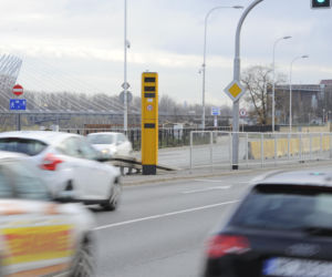 Fotoradar przy wjeździe do tunelu Wisłostrady