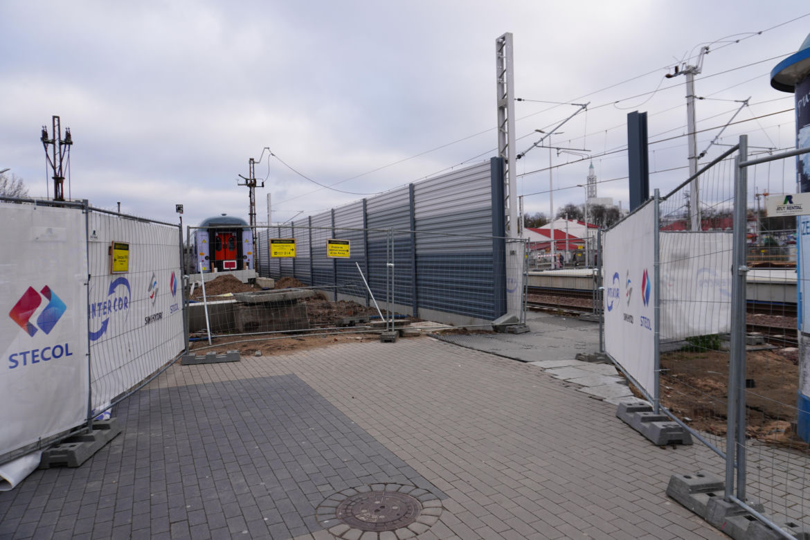 Prace przy dworcu w Białymstoku zmierzają ku końcowi. Zobacz jak wygląda teren obok dworca PKP [ZDJĘCIA]