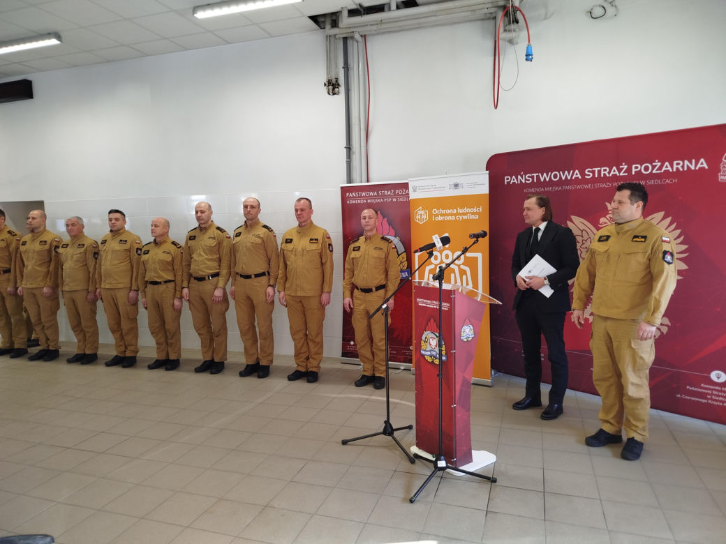 Nowy sprzęt trafi do strażaków z Siedlec, Łosic, Makowa Mazowieckiego, Ostrołęki, Ostrowi Mazowieckiej, Pułtuska, Sokołowa Podlaskiego, Węgrowa i Wyszkowa