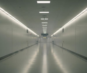 Pożar na Lotnisku Chopina w Warszawie. Co naprawdę wywołało alarm?