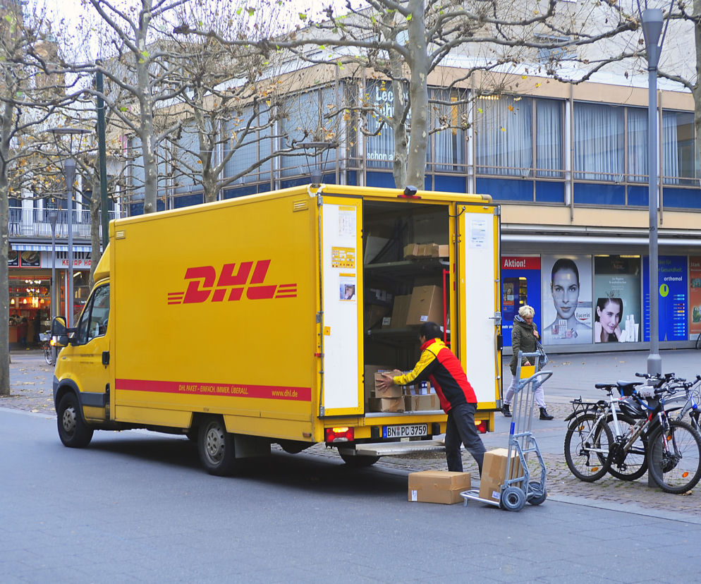 DHL