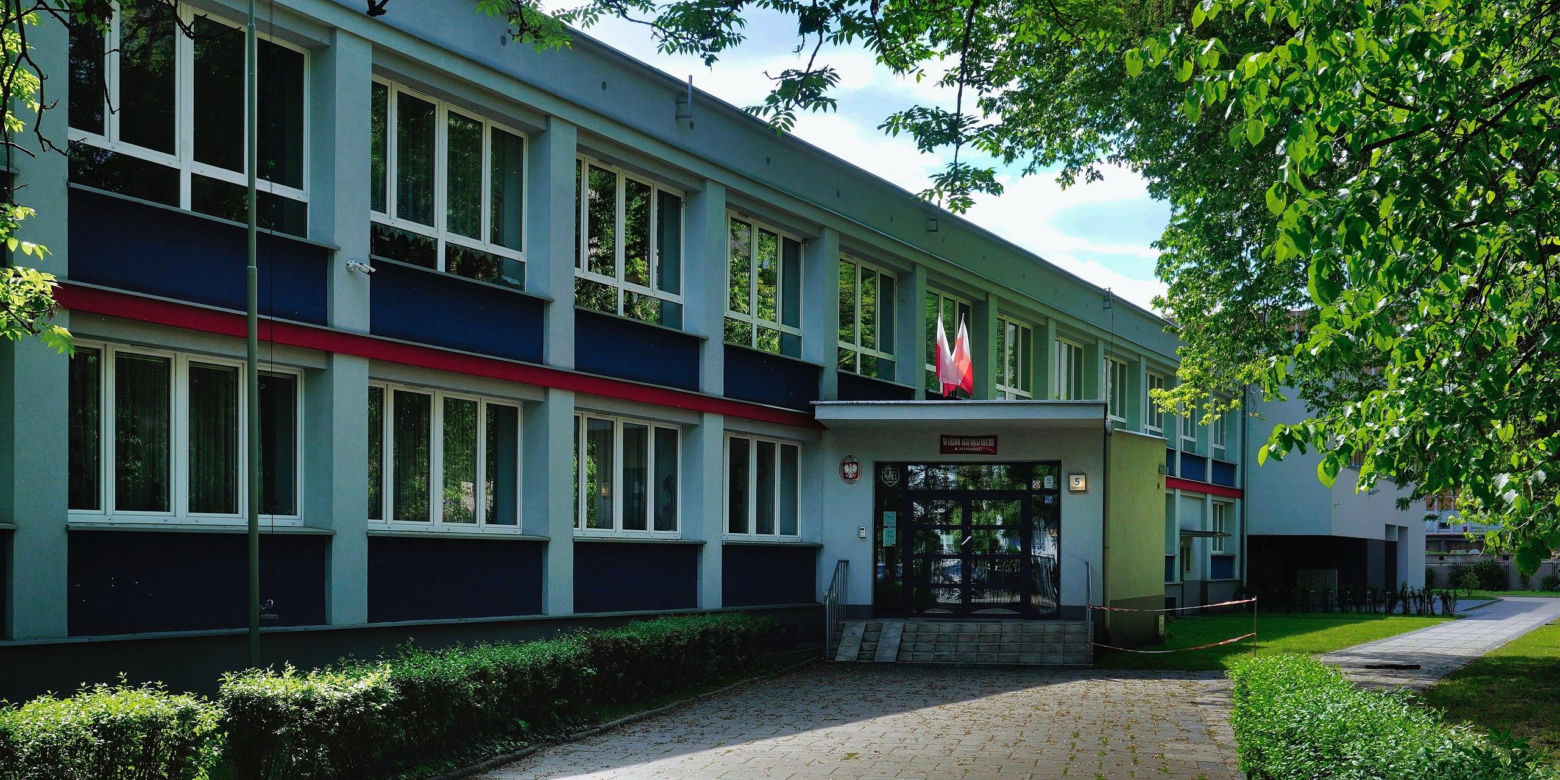 8. VII Liceum im. Zofii Nałkowskiej 