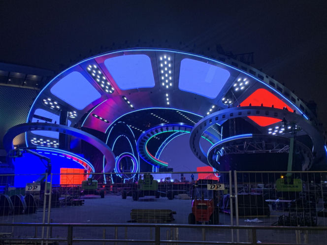 Scena Sylwestra z Dwójką 2025 w Katowicach w czasie próby świateł