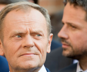 Polacy mówią dość! Kaczyński i Tusk na emeryturę