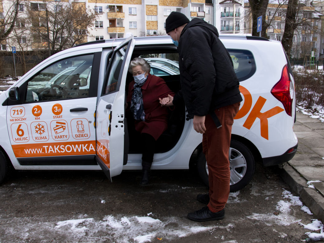 Toruń ma społeczną taksówkę. Tak wyglądają pojazdy!