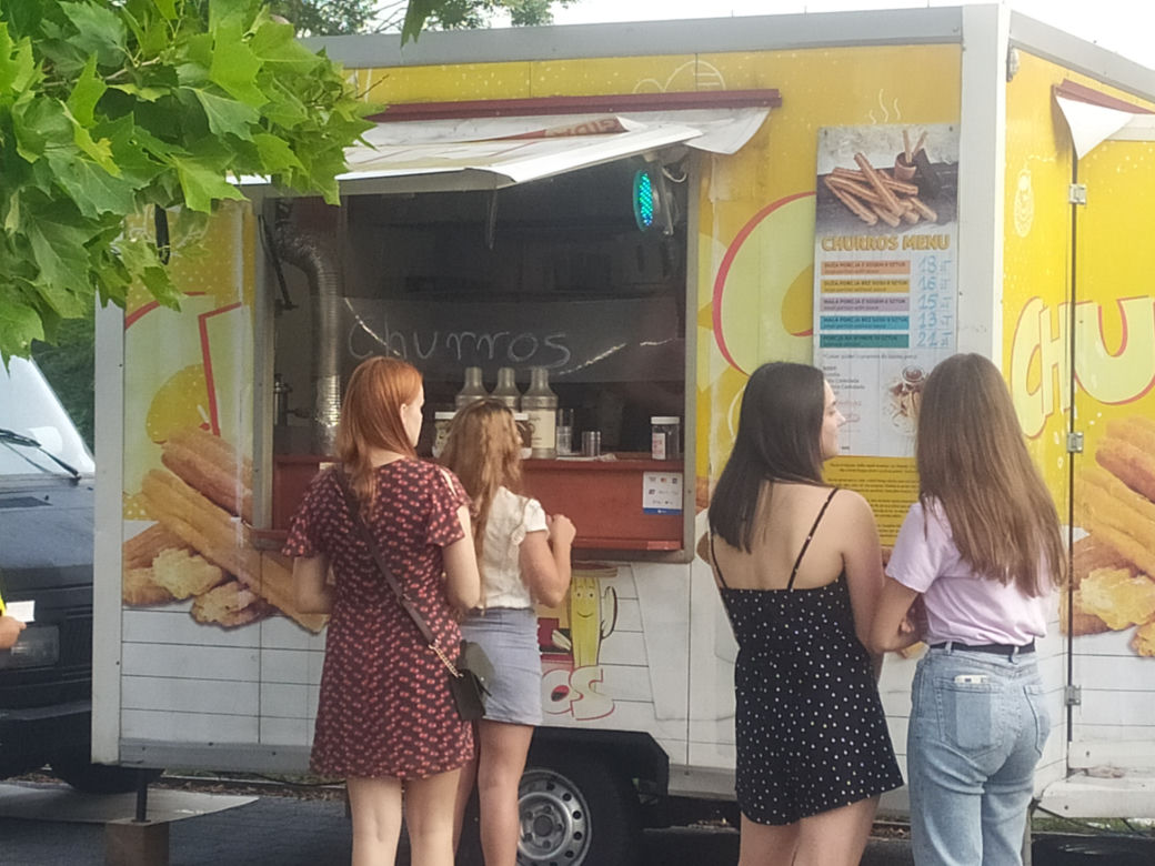 foodtracki na Bulwarach nad Sołą