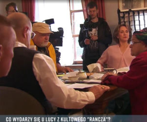 Ranczo 11 sezon na planie w Pytanie na śniadanie. Lucy (Ilona Ostrowska), babka (Grażyna Zielińska), wójt Kozioł (Cezary Żak), reżyser Wojciech Adamczyk