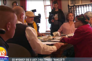 Ranczo 11 sezon na planie w Pytanie na śniadanie. Lucy (Ilona Ostrowska), babka (Grażyna Zielińska), wójt Kozioł (Cezary Żak), reżyser Wojciech Adamczyk