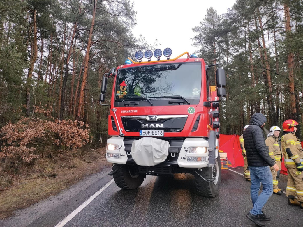 Anielin. Strażak ochotnik zginął w wypadku. Jechał z tatą oddać krew potrzebującym [ZDJĘCIA].