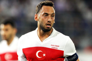 Hakan Çalhanoğlu - statystyki, kariera i ciekawostki o reprezentancie Turcji