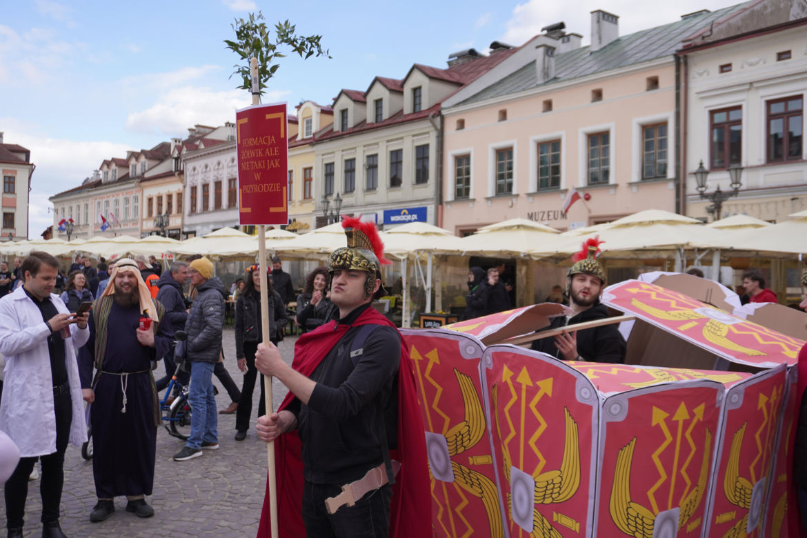 Rzeszowskie Juwenalia rozpoczęte. Barwny korowód przeszedł przez miasto 