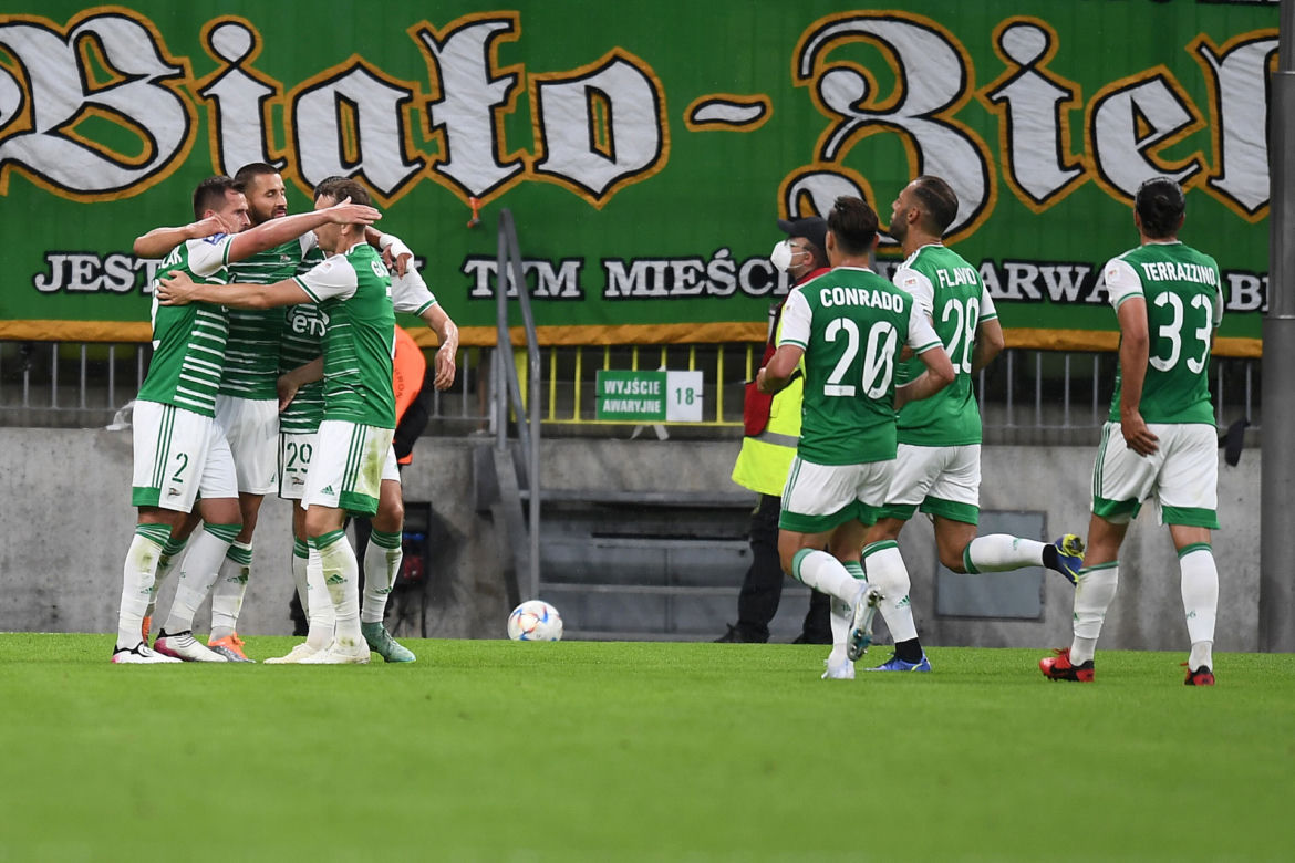 Lechia - Akademija! Wojna kiboli na trybunach. Krwawa jatka