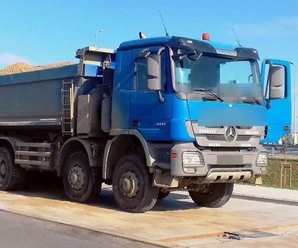 Przeładowane wywrotki i inne naruszenia w transporcie