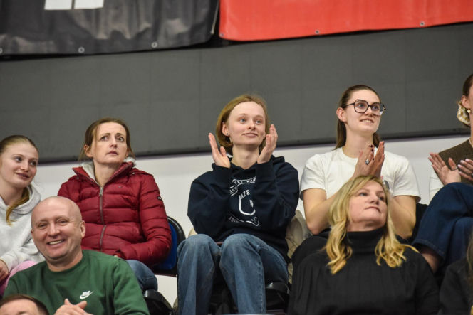 Halowe mistrzostwa Polski w Kujawsko-Pomorskiej Arenie Toruń. Zdjęcia kibiców i zawodników