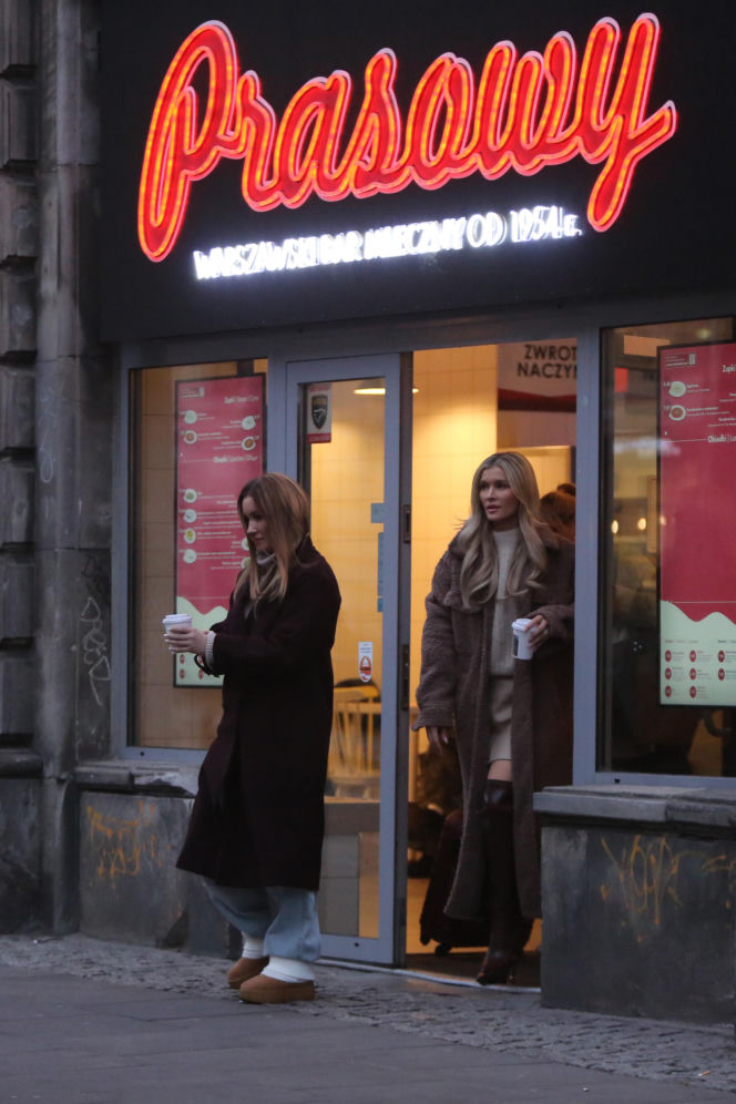 Joanna Krupa z siostrą Martą. Zjadły w mlecznym i poszły po patelnię