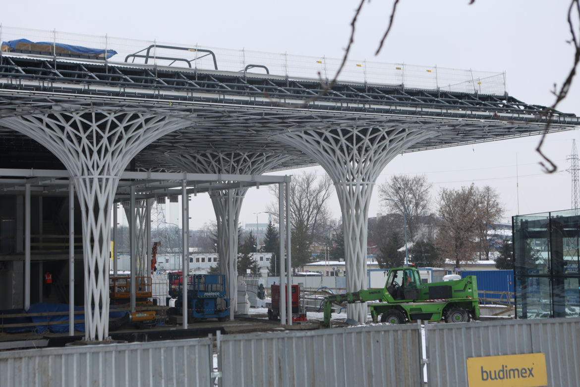 Budowa Dworca Metropolitalnego w Lublinie w zimowej odsłonie