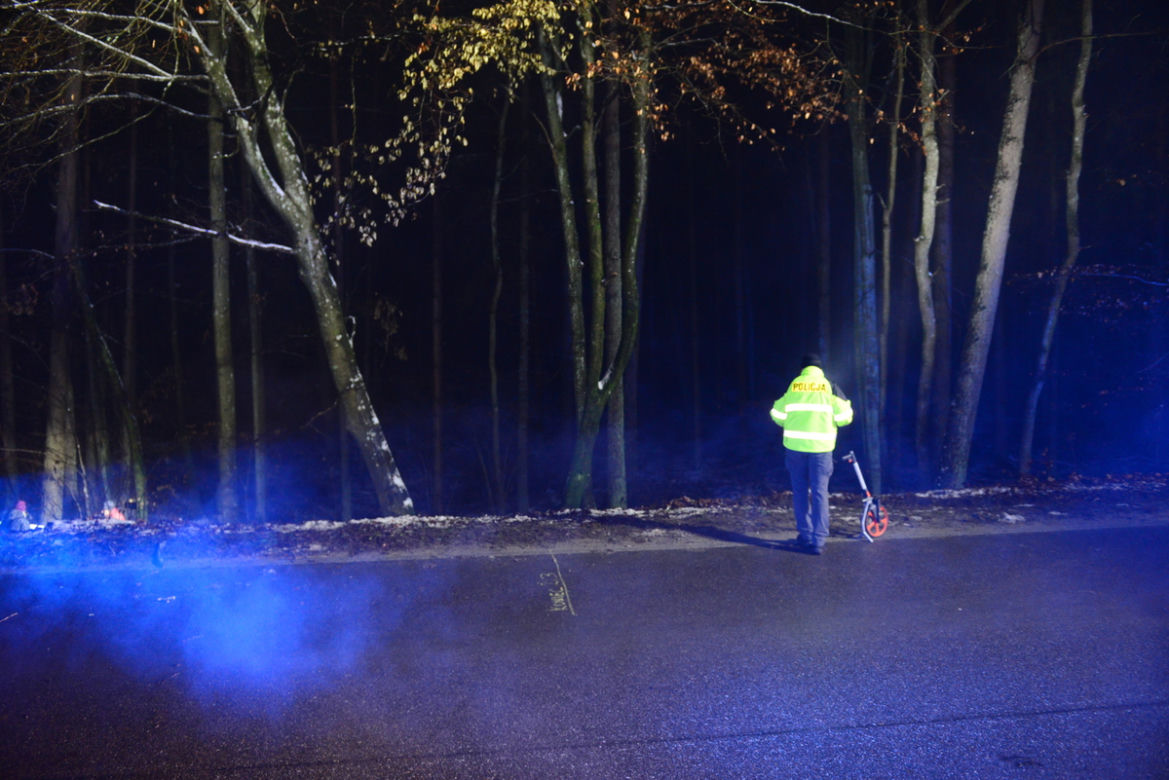 Tragiczny wypadek pod Kościerzyną. 2 osoby nie żyją. Przeżył tylko 12-latek [6.12.2022]