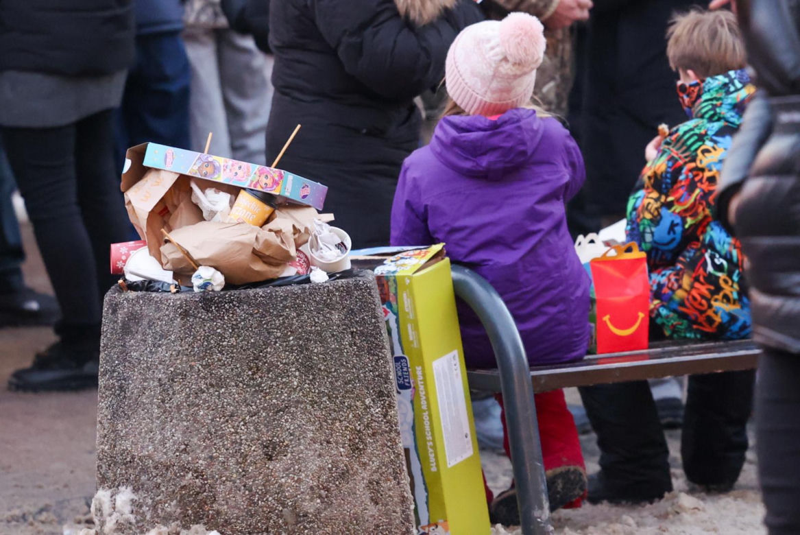 Fatalne warunki w Tatrach. Jest mroźno, ślisko, a szlaki są zasypane śniegiem. TPN ostrzega turystów
