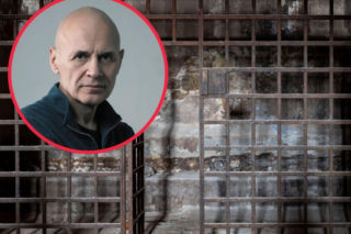 HORROR za murami Makali! Polak trafił do umieralni, gdzie więźniowie wyglądają jak zombie.