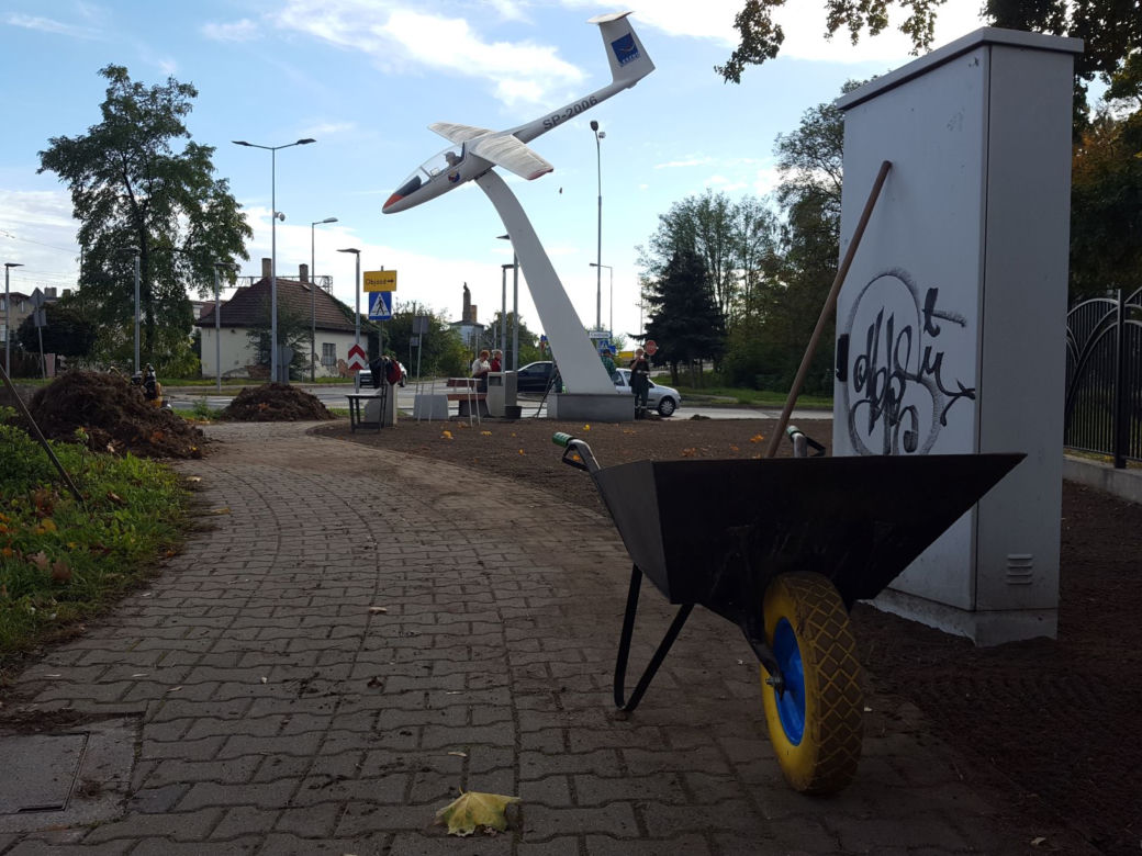  Zazieleni i ... zabieli si​ę pod szybowcem na Zatorzu