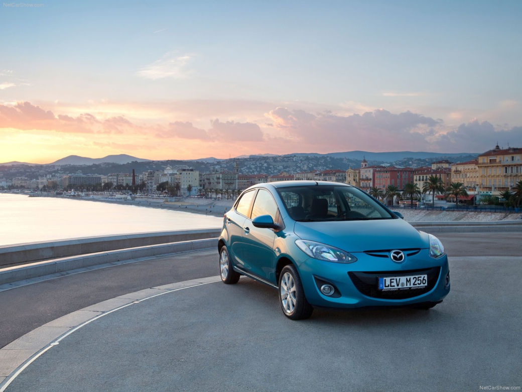 Mazda 2 Exclusive hatchback, model 2011