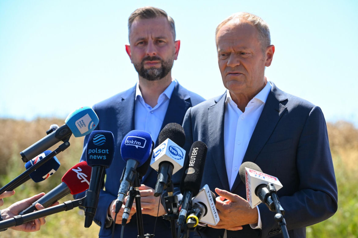 Donald Tusk na miejscu wybuchy na Lubelszczyźnie