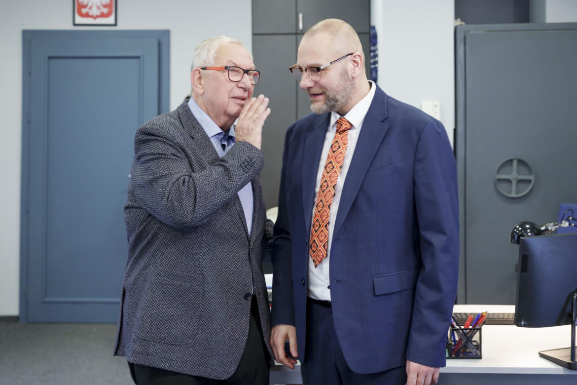 "Sprawiedliwi - Wydział Kryminalny", odcinek 1000: Anonimowy telefon podważa winę skazanego na dożywocie mordercy. Policja dokonuje makabrycznego odkrycia