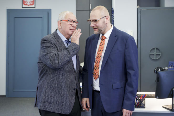 "Sprawiedliwi - Wydział Kryminalny", odcinek 1000: Anonimowy telefon podważa winę skazanego na dożywocie mordercy. Policja dokonuje makabrycznego odkrycia